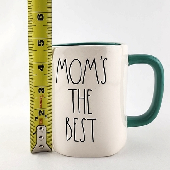 ⭐2/ $50⭐️ Rae Dunn Artisan Ceramic White Green Mug Large Letters MOM'S THE BEST - Picture 9 of 10